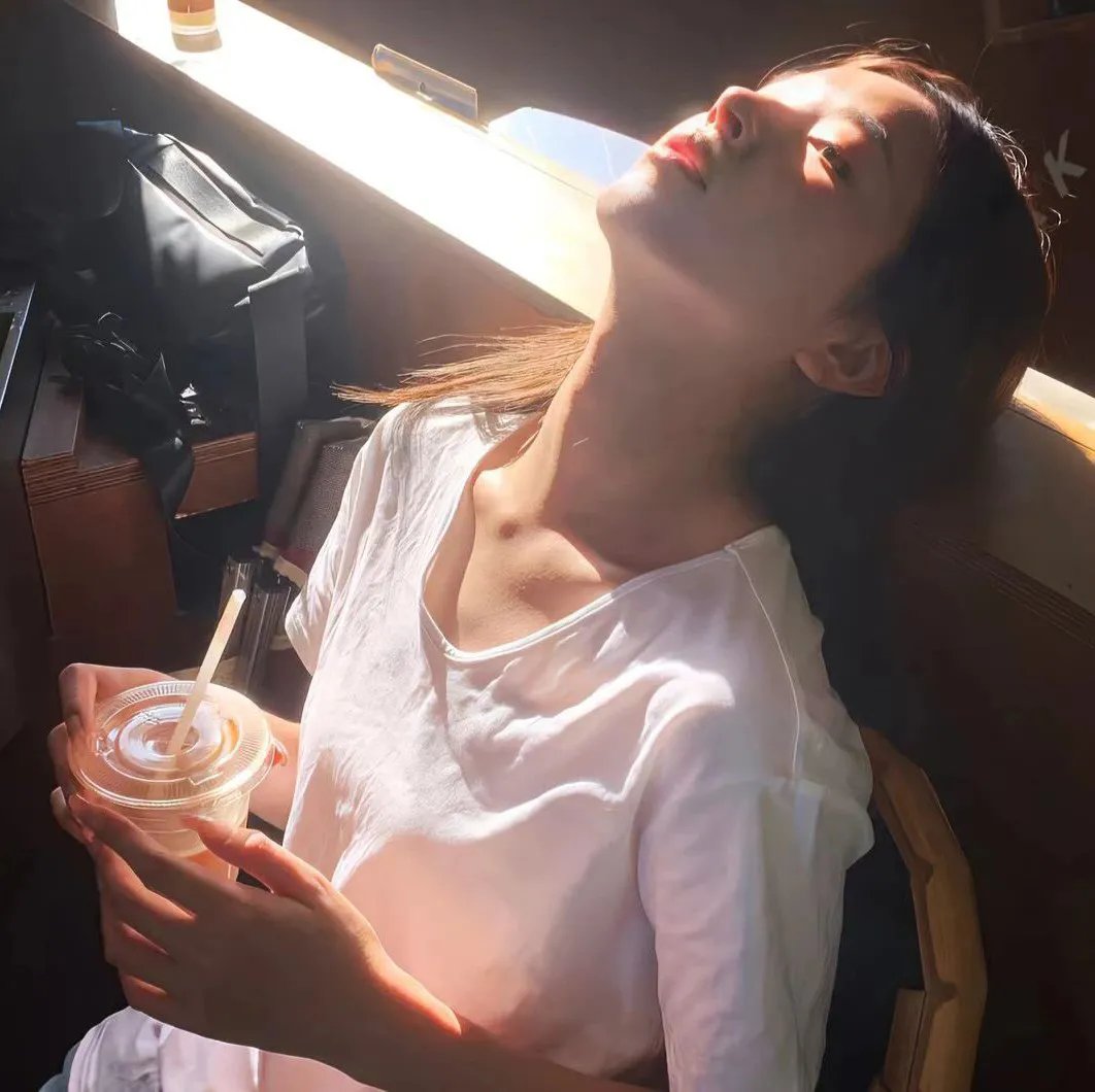 特别通行证 高清封面